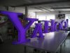 Yahoo!, LED-Ausleuchtung, Aussenwerbung München, Leuchtbuchstaben, Lichtwerbung, Profil8, freihängend, Alu-Trägerkonstruktion