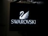 Schwarzer Leuchtkasten mit weißer LED beleuchteter Schrift für Swarovski von 089 Werbung in München